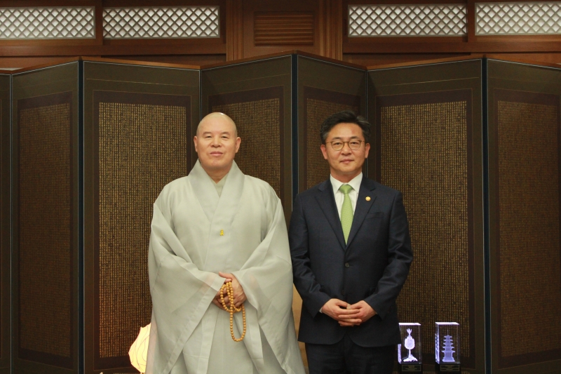 2015.03.31_통일부 홍용표 장관 예방2